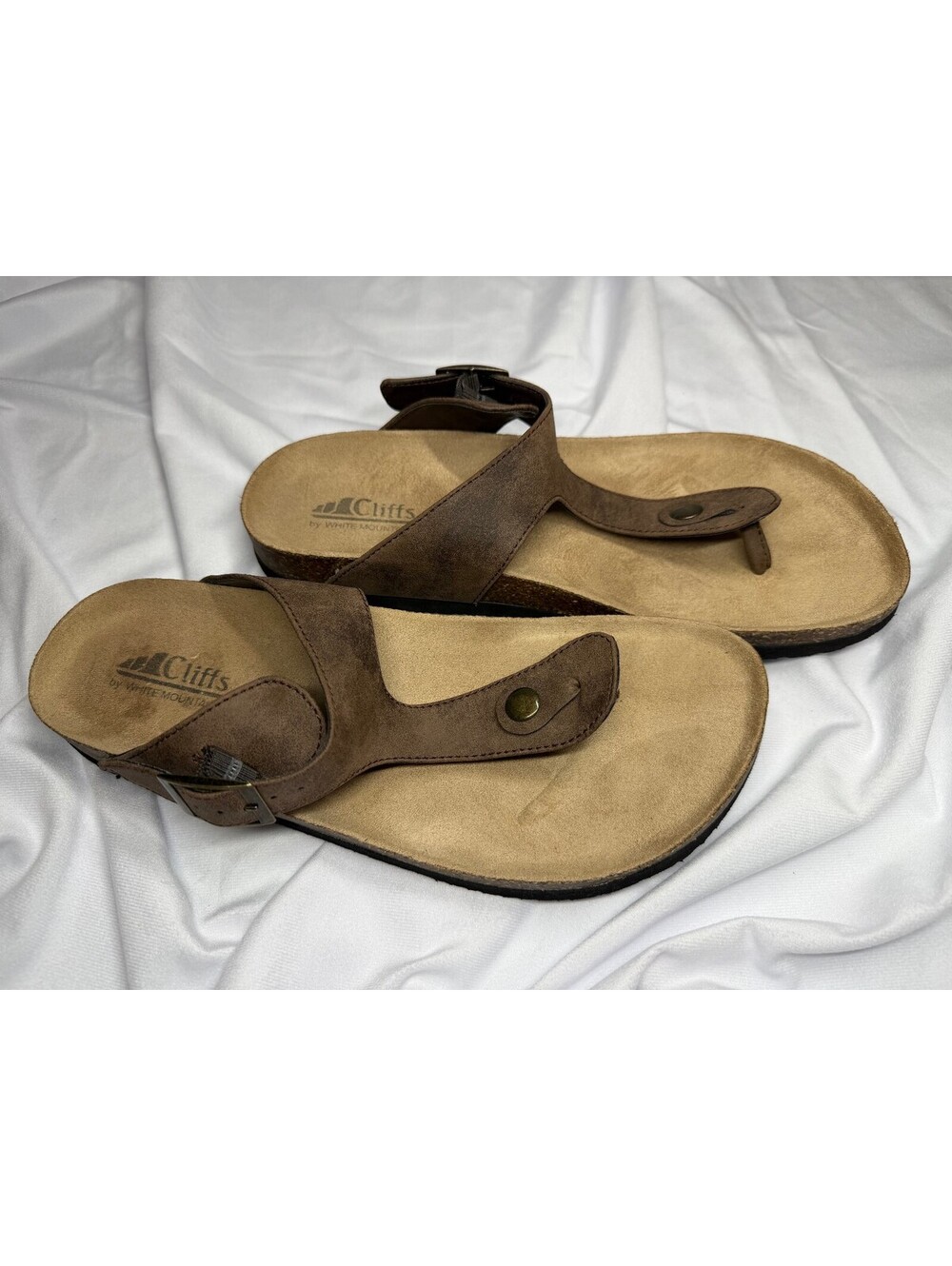 Cliffs by White Mountain Brown Leather Thong Sandals Size 9.5M